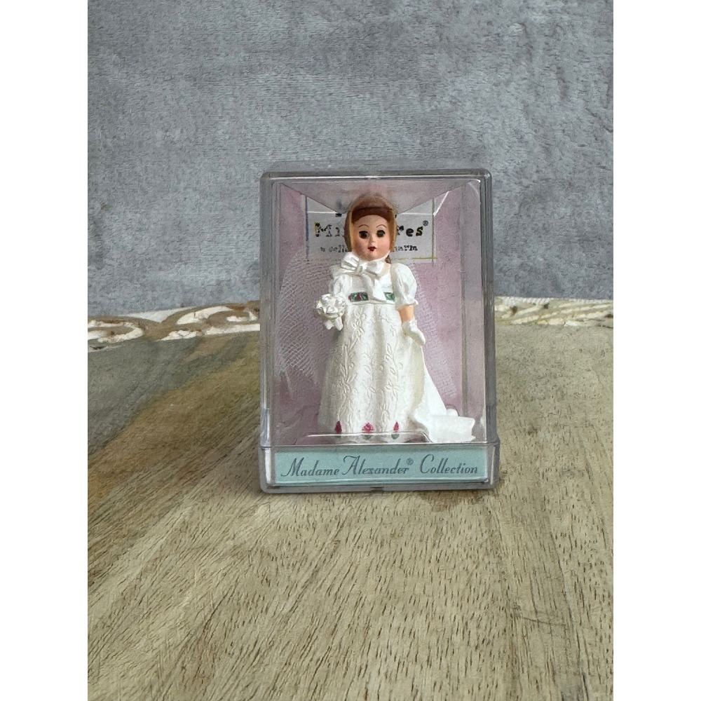 Hallmark Madame Alexander Bride 1998 Miniature Figurine 2001 Julie Forsyth